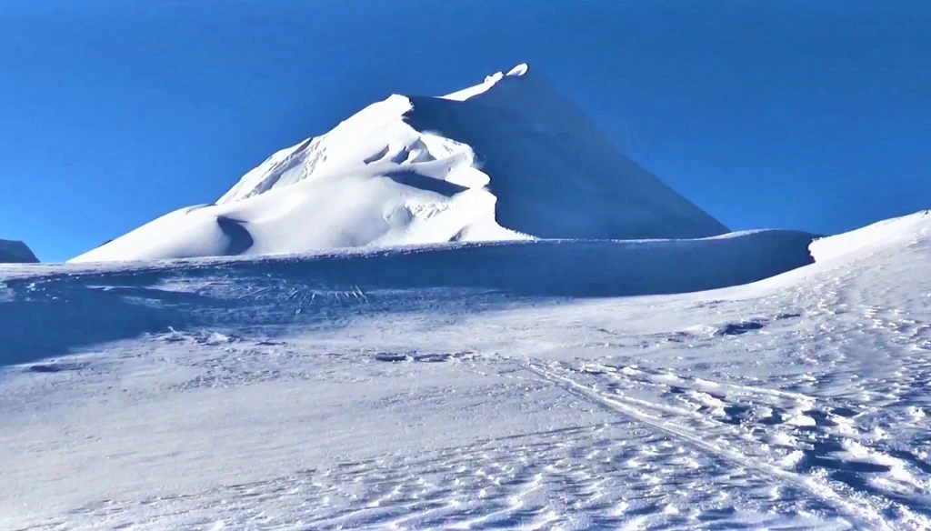 Chulu West Peak EnRoute to Summit.