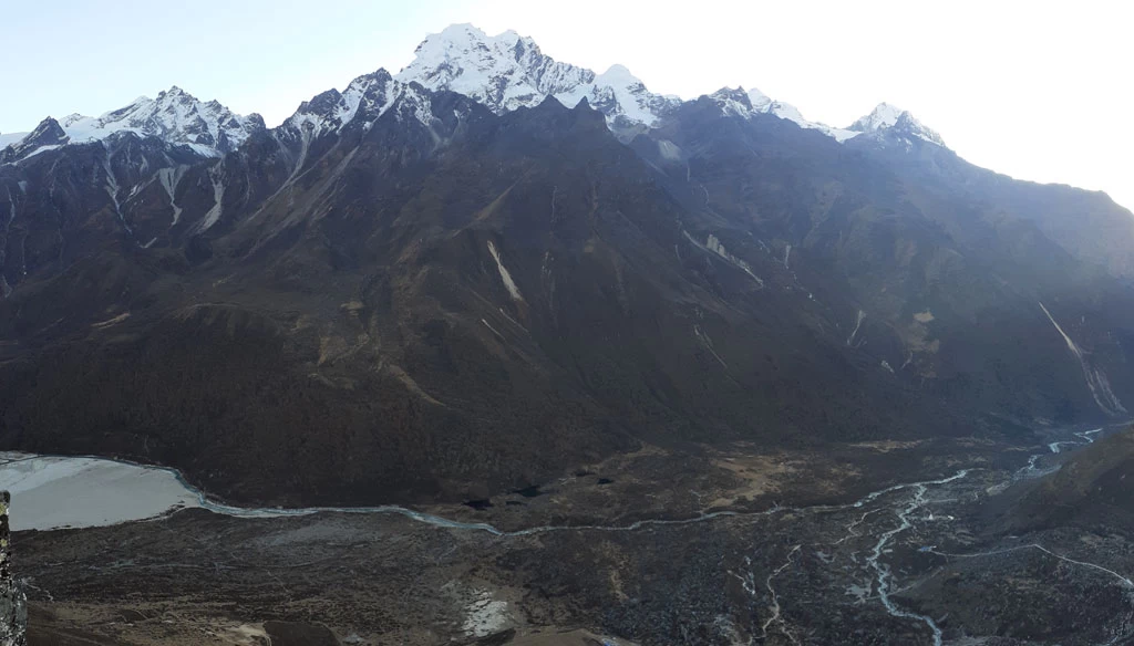 Naya kang peak stands tall across kyanjin Gompa.