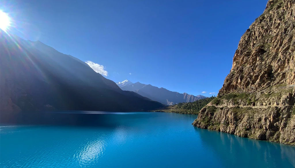 Se Phoksundo Lake