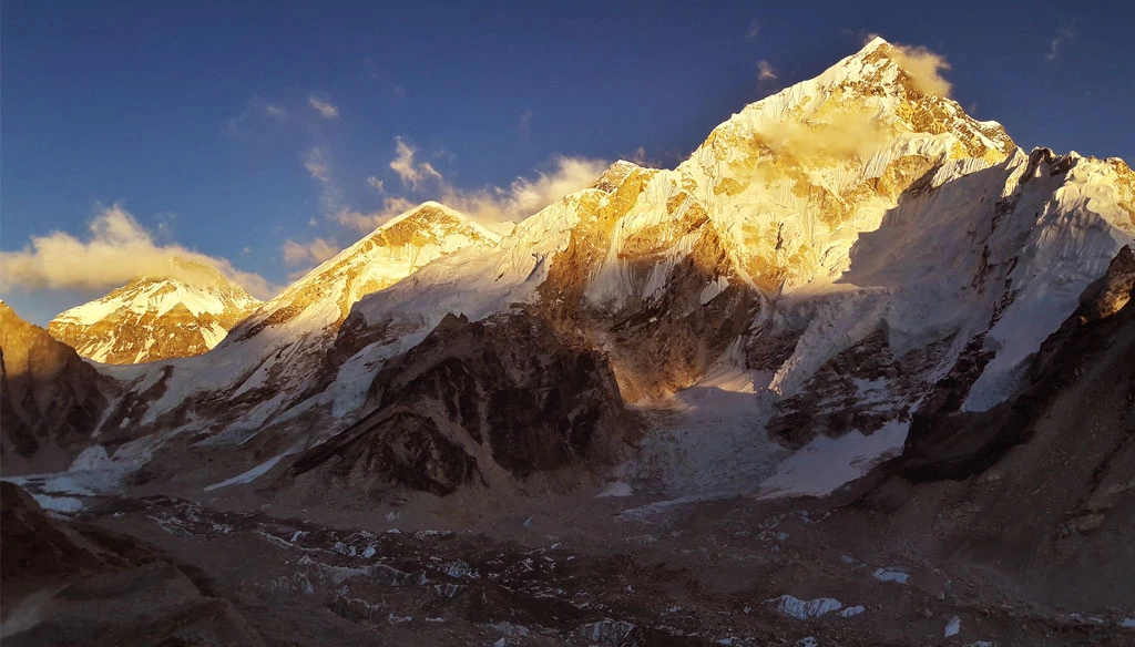 Mt Everest morning sunrise view
