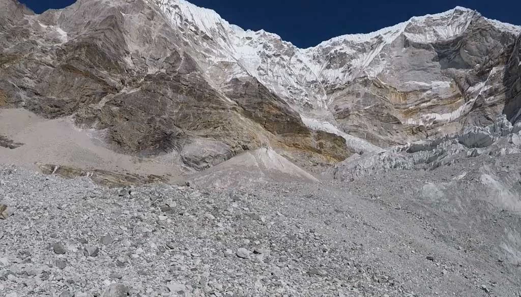 we have to Traverse through the glacier EnRoute to Tashi Lapcha Pass.