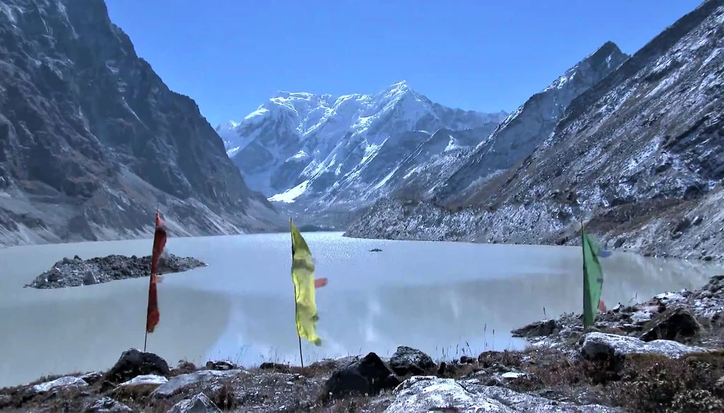We just got to glacial lake of Tsho Rolpa after 3 hours walk from Na village.