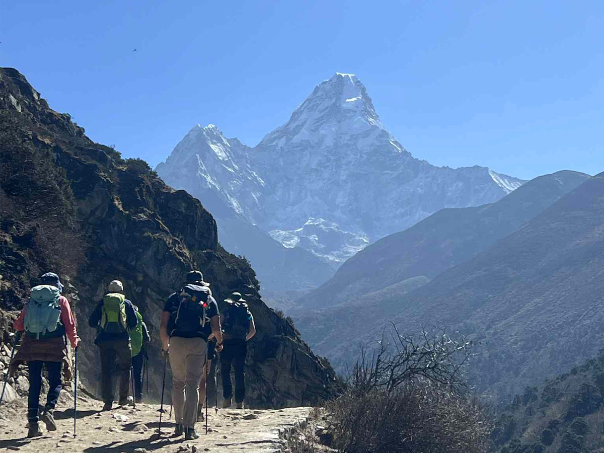 best time to trek ebc
