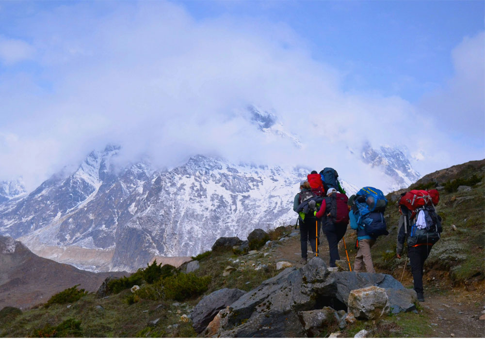 manaslu circuit trekking