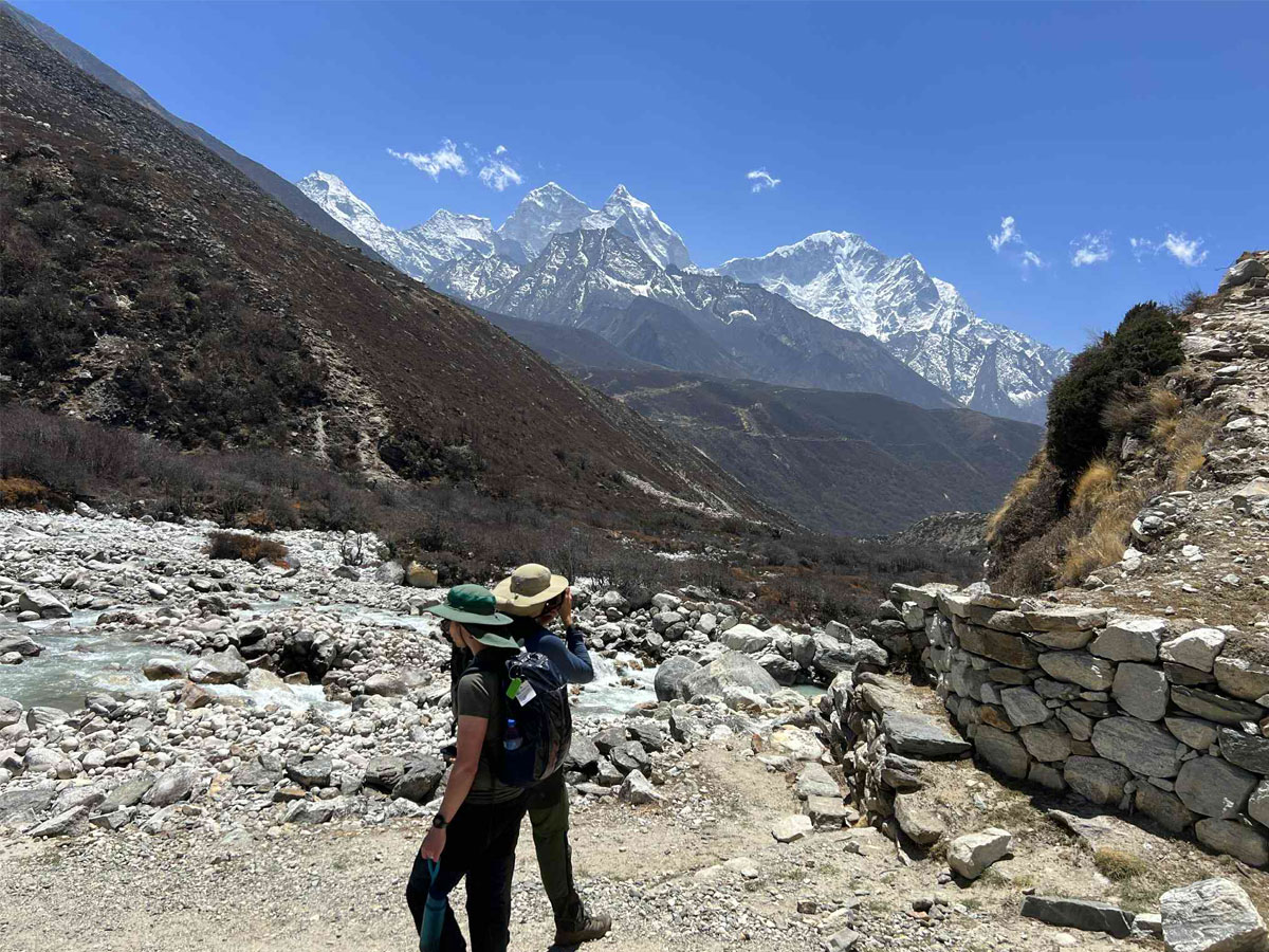 everest trekking