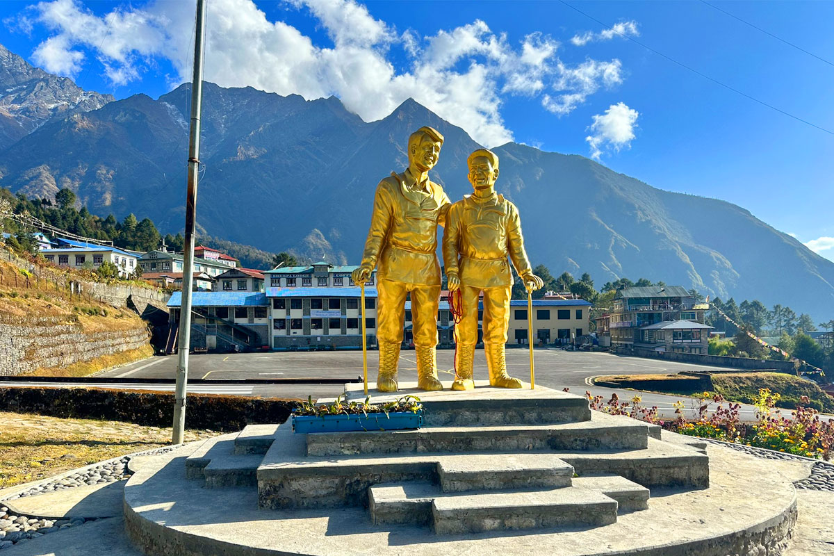 Tenzing Hilary and Edmund Hillary Statue