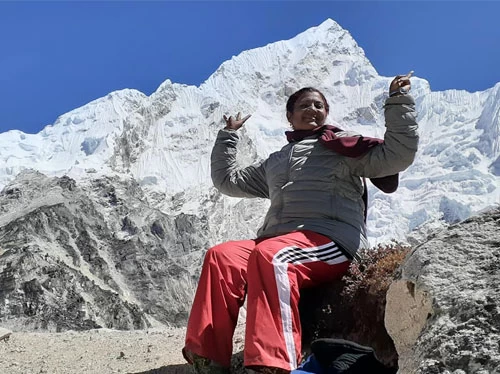 Rejoicing the moment by taking pictures EnRoute to the Everest base camp.