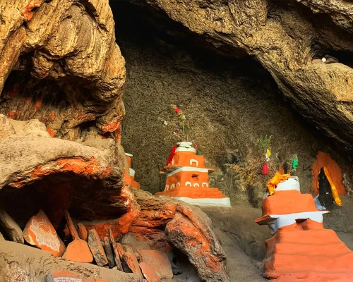 Mustang Cave